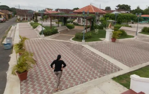 La destituyen por aparecer en falsa red de sexo pre pago en Azuero
