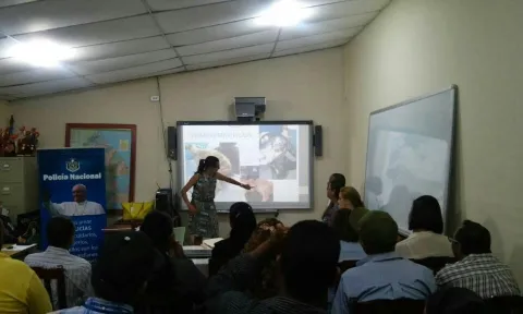 Capacitan a corregidores sobre maltrato de animales