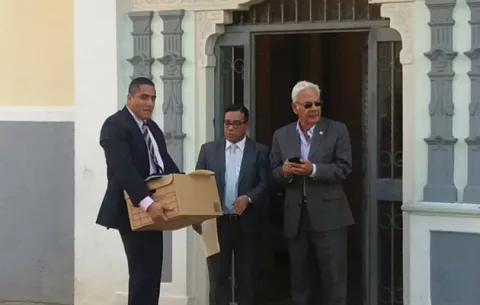 Defensa de Martinelli recibe copia de expendientes