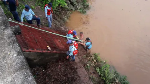 Constantes crecidas del río Santa María aún afectan producción de agua
