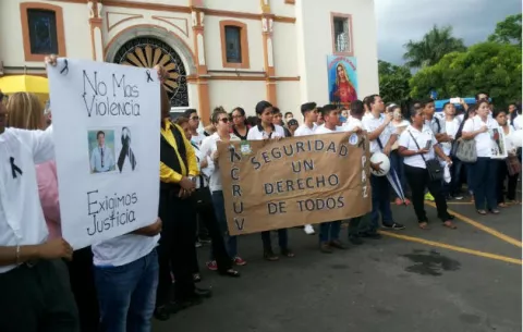 Marchan por Santiago exigiendo justicia por crimen del estudiante José Buglione