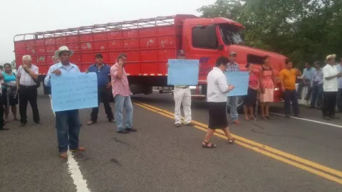 Exigen al gobierno construir carretera hacia Pixvae y Calidonia en Veraguas
