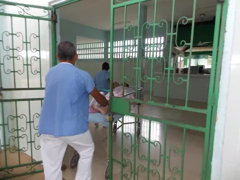 Dos casos sospechosos de A (H1N1) en el Anita Moreno de La Villa de Los Santos