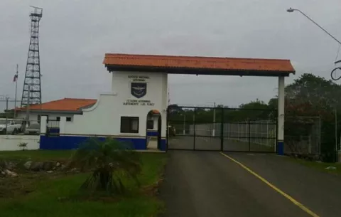 Se hunde embarcación en Punta Mala de Pedasí