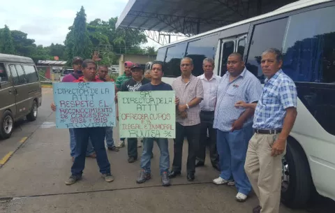 Transportistas en Santiago rechazan nuevas piqueras de buses