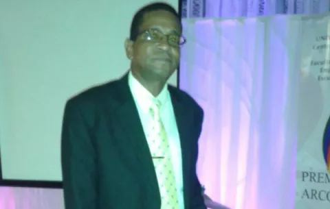 Fallece dirigente de FAC y profesor del CRU en Colón