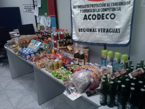 Detectan más de 1,300 productos vencidos en comercios de Veraguas