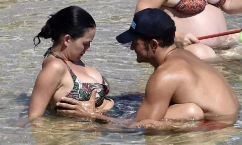 Captan nuevamente a Bloom tocándole los senos a Katy Perry