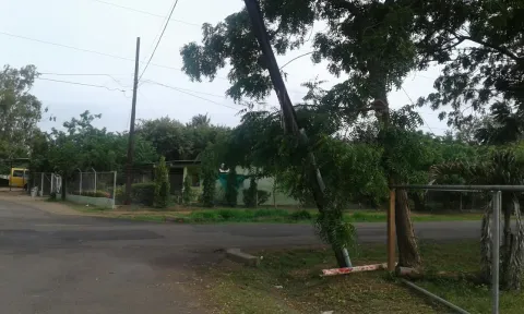 Temen en Los Santos que poste les caiga encima