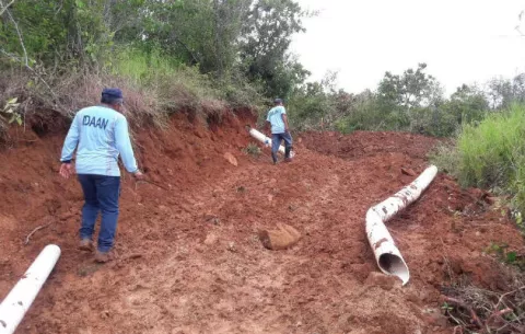 Coordinan acciones frente a derrumbes en cerro La Horqueta, en Cañazas