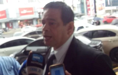 Fernando Correa conserva libertad al finalizar indagatoria