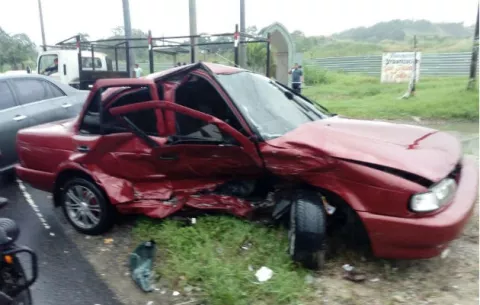 Choque de vehículos en Cativá deja dos heridos