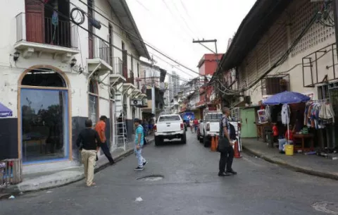 Alcaldía no cobrará a buhoneros del Terraplén por seis meses
