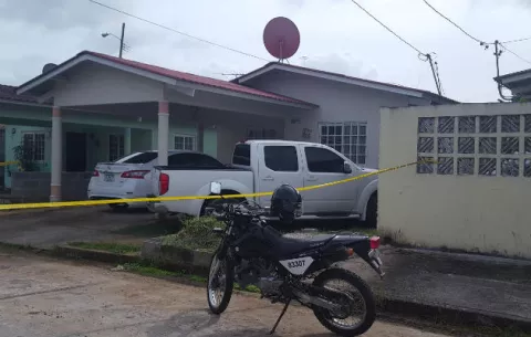 Encuentran en Colón a transportista sin vida en su residencia