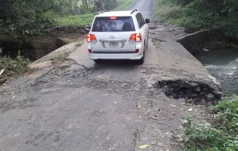 Preocupados de quedar incomunicados en Peñas Blancas de Buena Vista