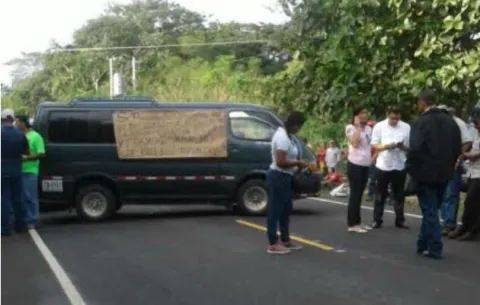 Transportitas de la Mesa de Macaracas protestan por mal estado de la carretera