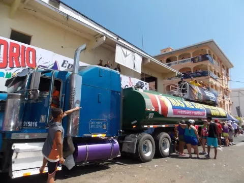 50 carros cisternas para el Carnaval de la provincia de Los Santos