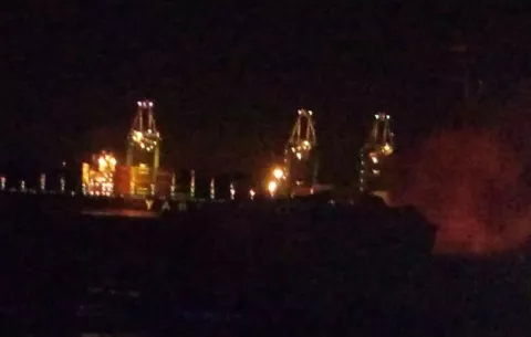 Se incendia barco en calle primera, Colón