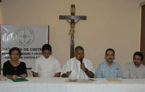 Gobierno debe suspender proyecto minero de Cerro Quema, advierte Frente Santeño