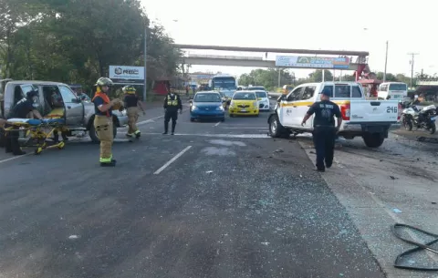 Se accidenta vehículo donde viajaba director del Miviot en Veraguas