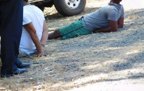 Roban en billar y luego tres son atrapados