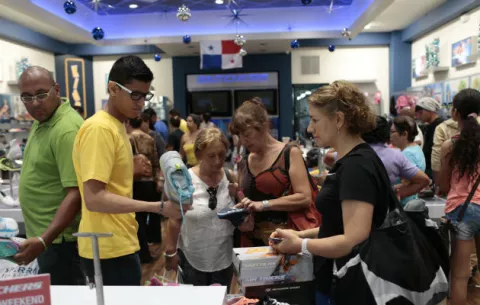 Migración informa que más de 1,000 extranjeros salieron del país