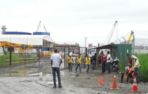 Paralizan trabajos en Colón por irregularidades en pago