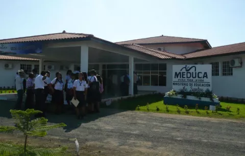 Continúa polémica por jornada extendida en escuela en La Villa