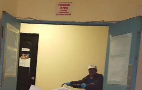 Encuentran hombre muerto en el velero Molly, se investiga