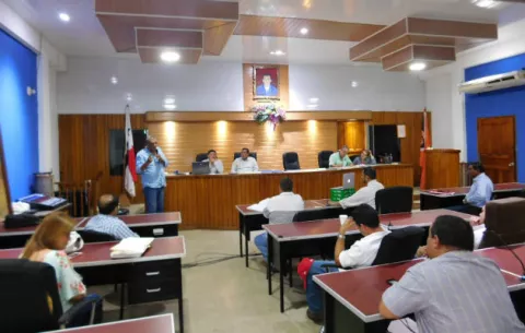 Productores de leche en Los Santos piden apoyo a concejales