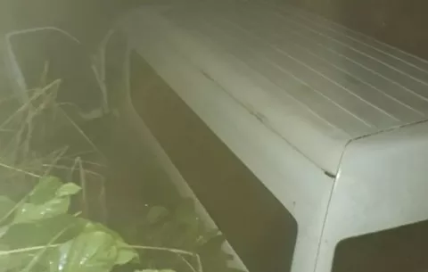 Cuatro heridos al quedar busito en una profunda cuneta