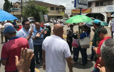 Docentes declaran huelga nacional por desatención del gobierno