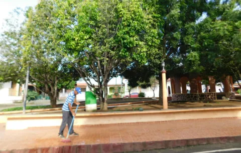 Muere por querer salvar a su hijo de una riña