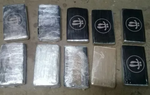 Joven llevaba consigo una maleta con 10 kilos de cocaína