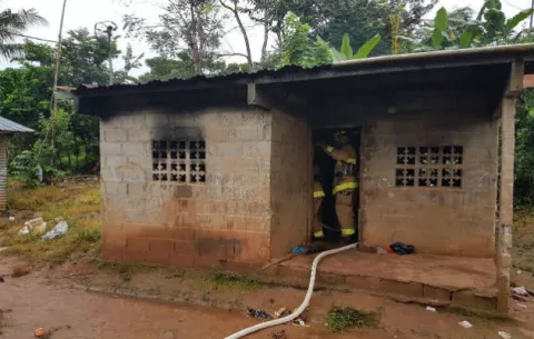 Familia casi lo pierde todo por incendio en Soná