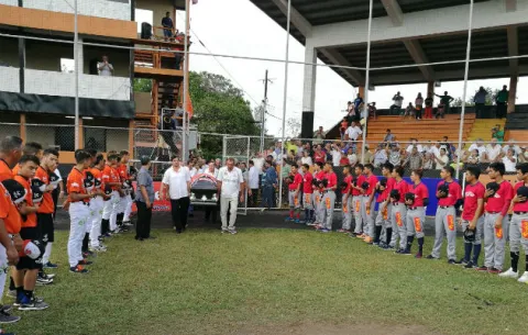 Despiden a Emilio Castro en el Olmedo Solé de Las Tablas