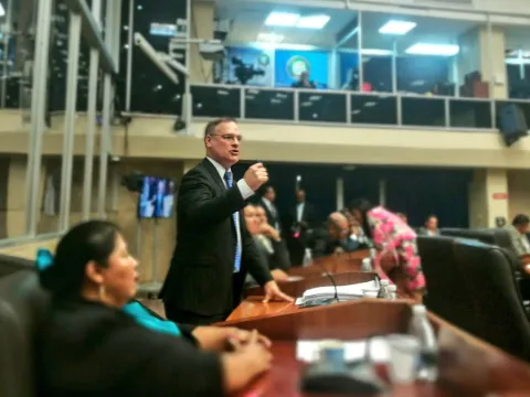 Diputados discuten reestructuración de la Comisión de Credenciales