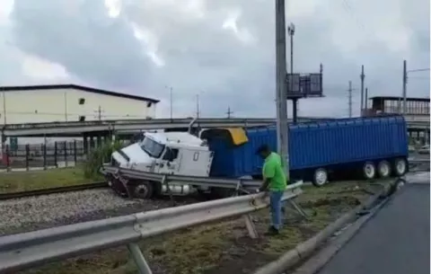 Conductores de equipos pesados deberán pasar por el Inadeh