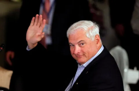 Corte suspende orden de detención a Martinelli en caso de indultos