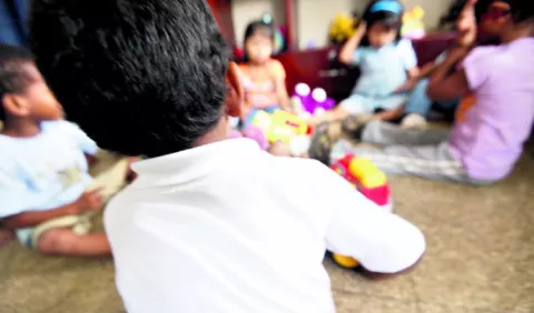 Senniaf  limita las noticias que exponen a menores de edad