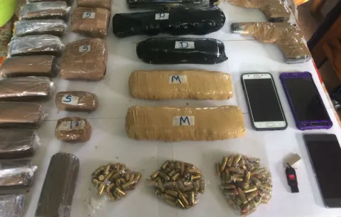 Quería meter armas y drogas dentro de varias comidas en La Joyita