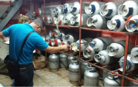 Evalúan qué población debe seguir recibiendo el subsidio del tanque de gas