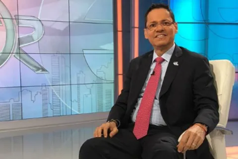 Vicegobernador tilda de 'imbécil' a Alvarado en las redes sociales