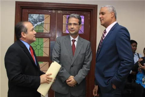 Mejía convoca a médicos forenses para conocer exámenes de Martinelli