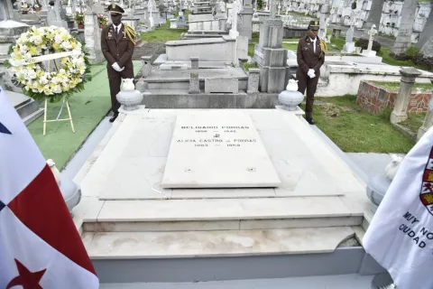 Alcaldía de Panamá rinde homenaje a la memoria del expresidente Porras