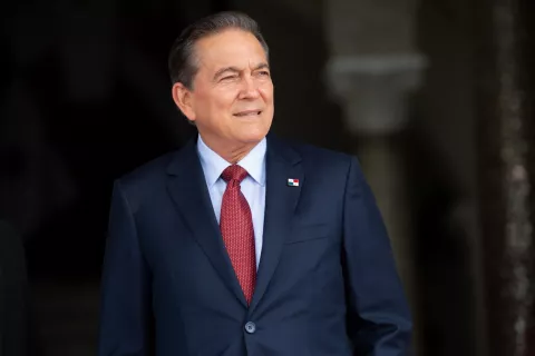 Gobierno usará $2.1 millones para remodelar oficina de Laurentino Cortizo y otras