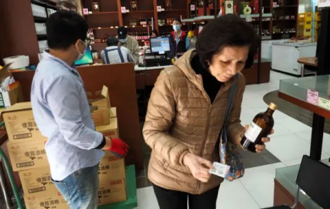 Economía mundial podría  perturbarse por la crisis sanitaria china