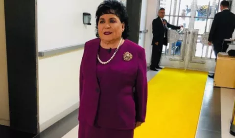 Carmen Salinas se disculpa ante la Embajada de China en México