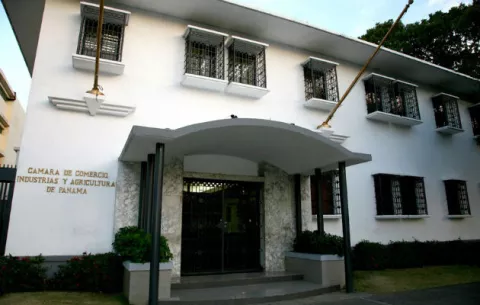 Cámara de Comercio pide al Gobierno revise actividades y regiones que puedan ir abriendo