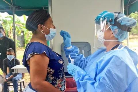 Panamá supera por primera vez los 900 casos nuevos de COVID-19 en un día